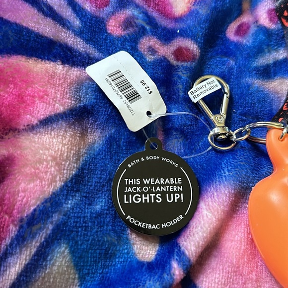 Bath&Body Works pumpkin 🎃 light up pocketbac lanyard - Picture 4 of 4